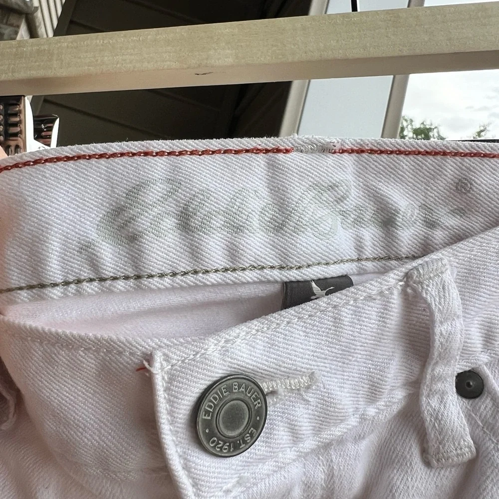 Eddie Bauer White Cotton Denim Fitted Shorts Size 0 - Picture 7 of 9